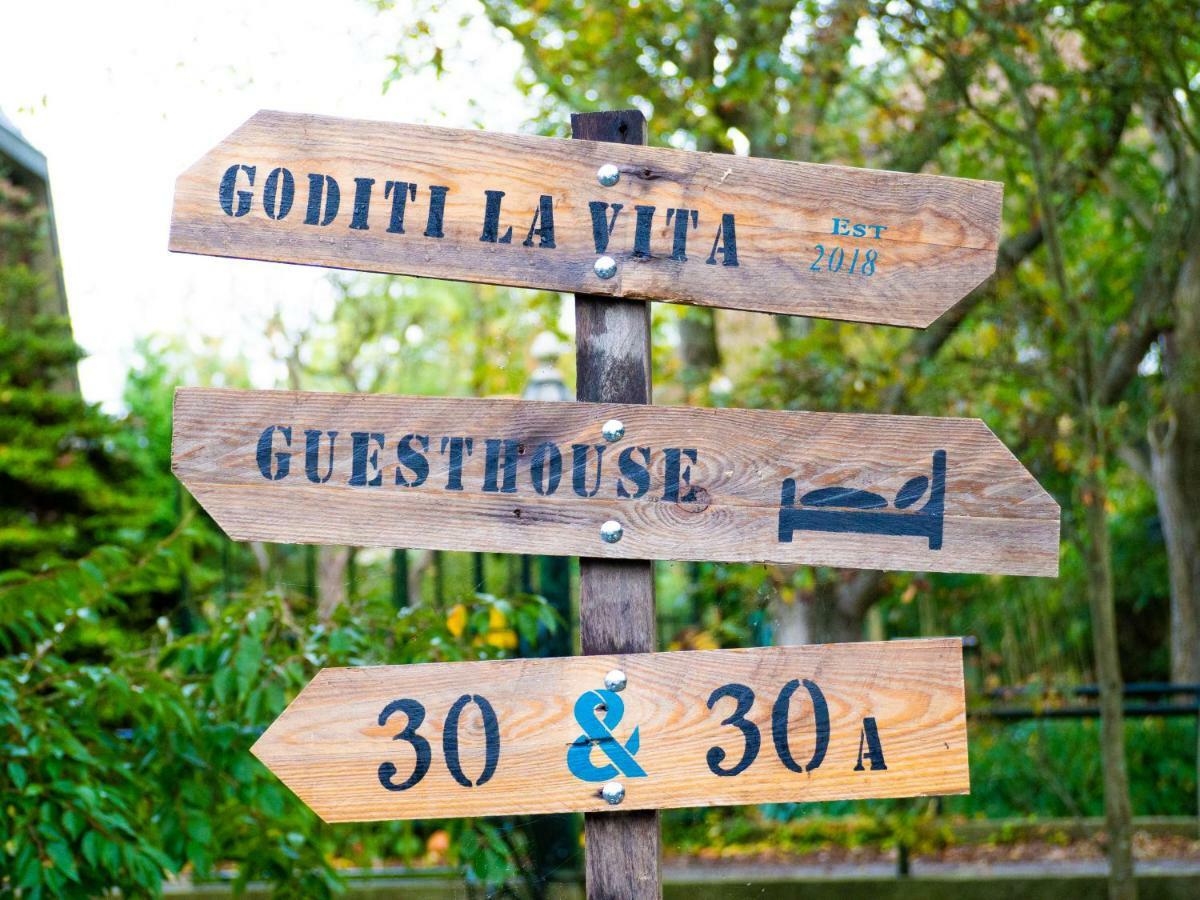 Goditi La Vita Hem Luaran gambar